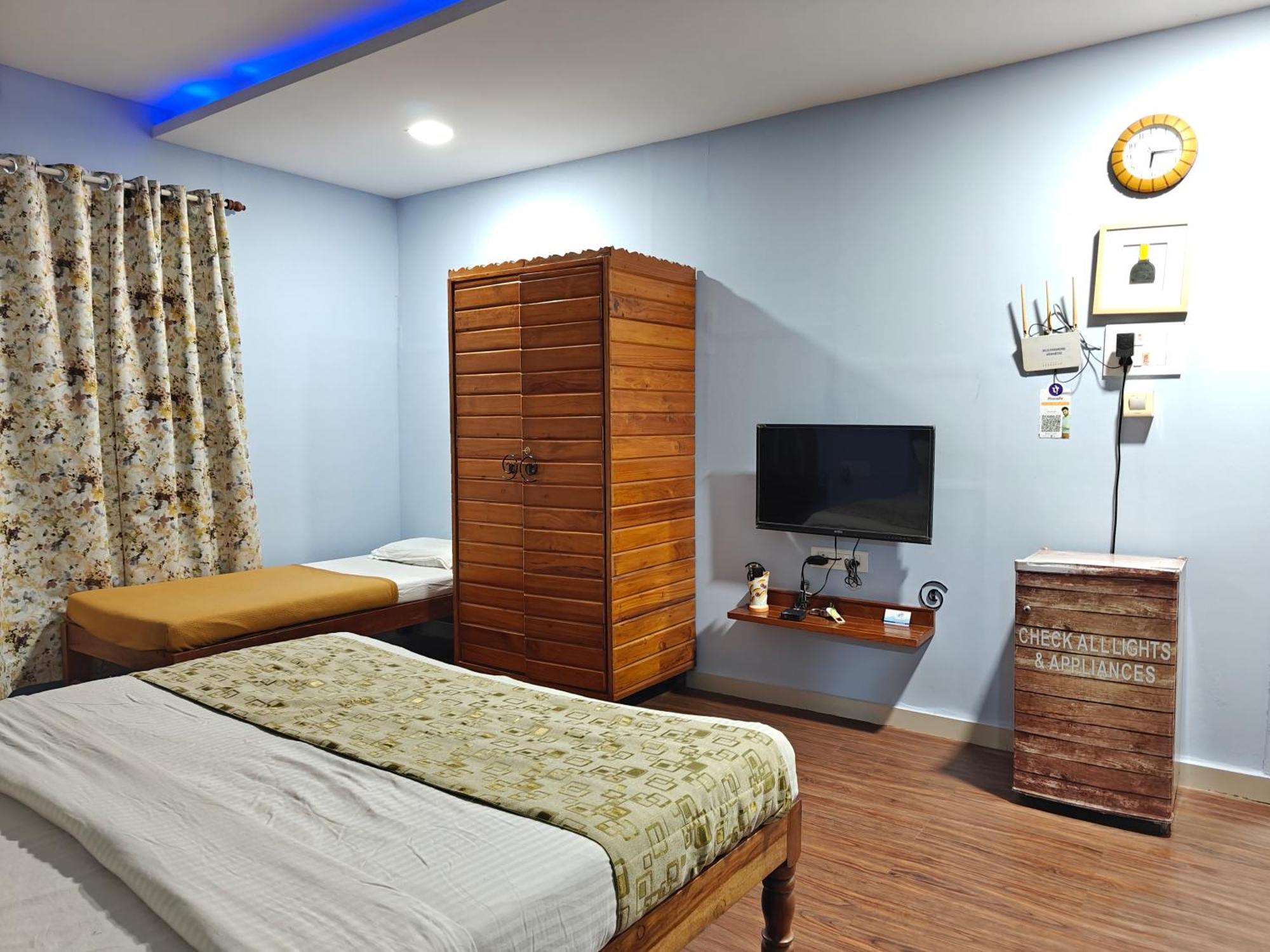 Chandralok Service Apartments Kolhapur Exterior foto